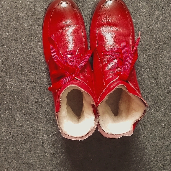 Red Leather Boots with Cozy Lining - Picture 2 of 3